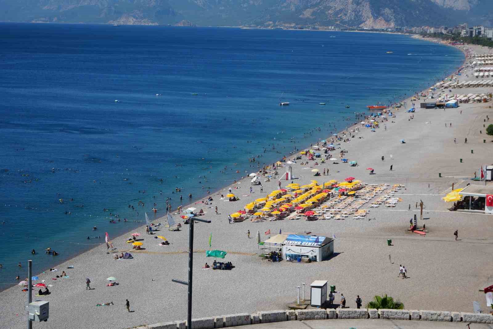 Antalya’da termometreler 44 dereceyi gördü 10 antalyada termometreler 44 dereceyi gordu 6 EOamMyVf