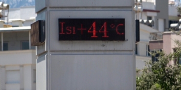 antalyada-termometreler-44-dereceyi-gordu-9BFvkJSV.jpg