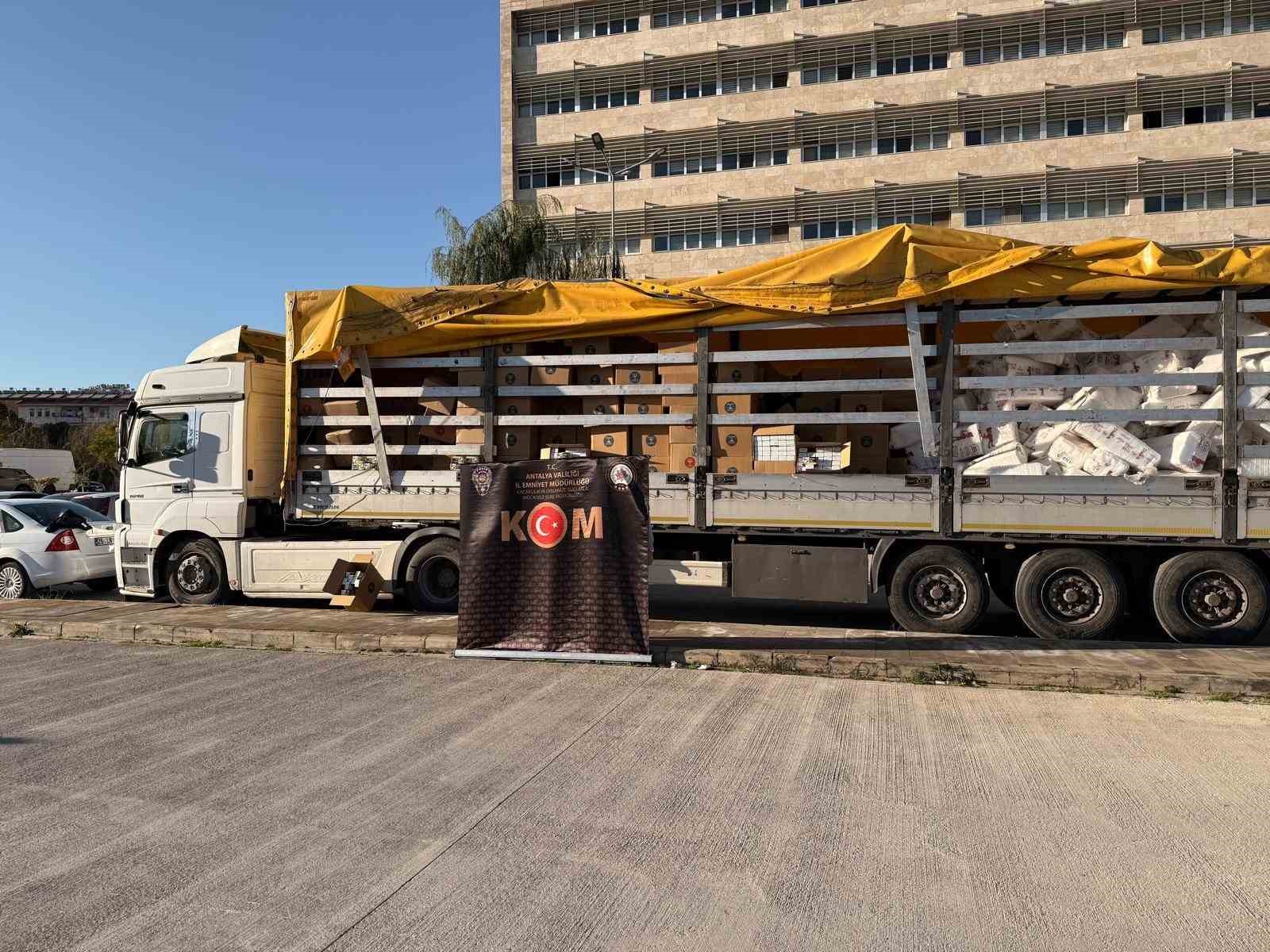 antalyada tirdan 7 milyon 440 bin kacak makaron cikti 0 Kvg6KXV4