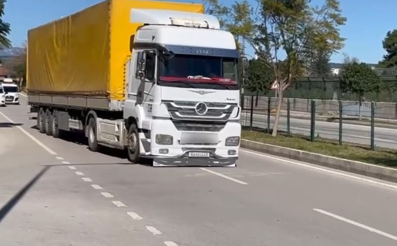 antalyada tirdan 7 milyon 440 bin kacak makaron cikti 1 ye41y21E