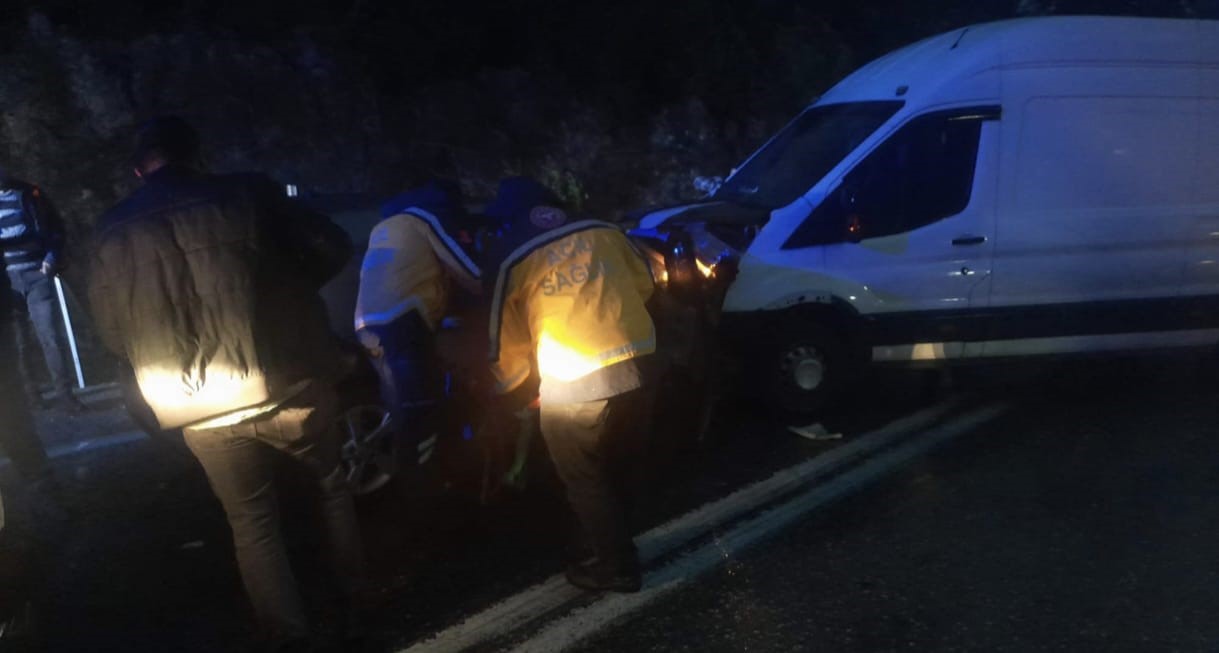 Antalya’da trafik kazası: 5 yaralı 5 antalyada trafik kazasi 5 yarali 1 aaIKFYFY
