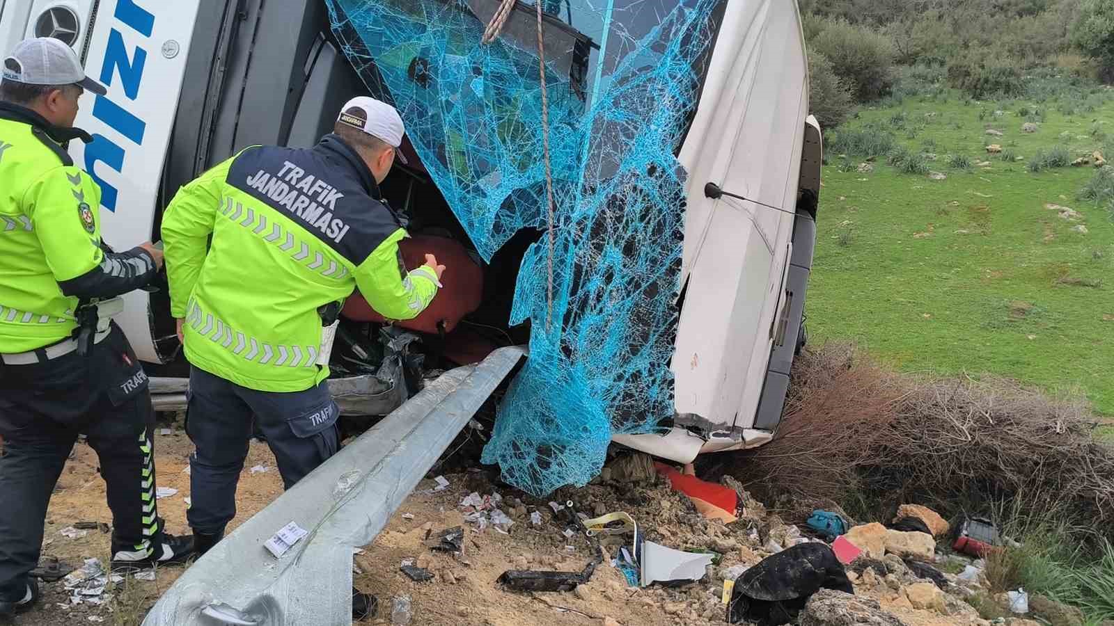 antalyada trafik kazasi olu ve yaralilar var 6 qAltFEDR