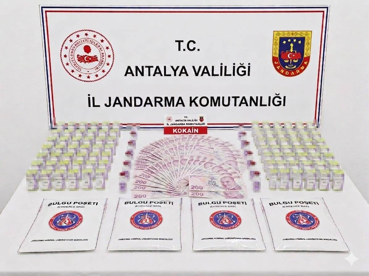 antalyada turistlere uyusturucu satan 15 kisi tutuklandi 0 hB2qMwpn