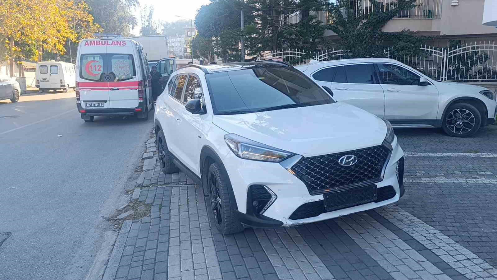 antalyada u donusu yapan otomobille motosiklet carpisti 1 yarali 2 vAOEDiHR