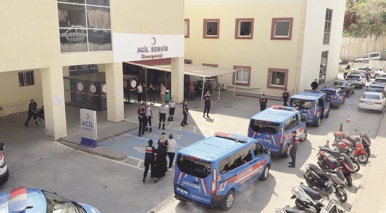 antalyada usulsuz recete operasyonunda 4 tutuklama 2 yjJIvh5L