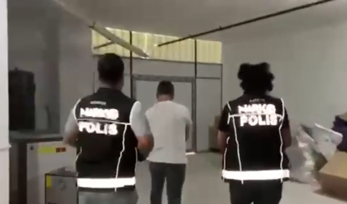 antalyada uyusturucu imalathanesine operasyon 18 milyon sentetik ecza hap ele gecirildi 0