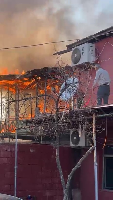 antalyada yasli ciftin evi alevlere teslim oldu 11 OGnaYbBs