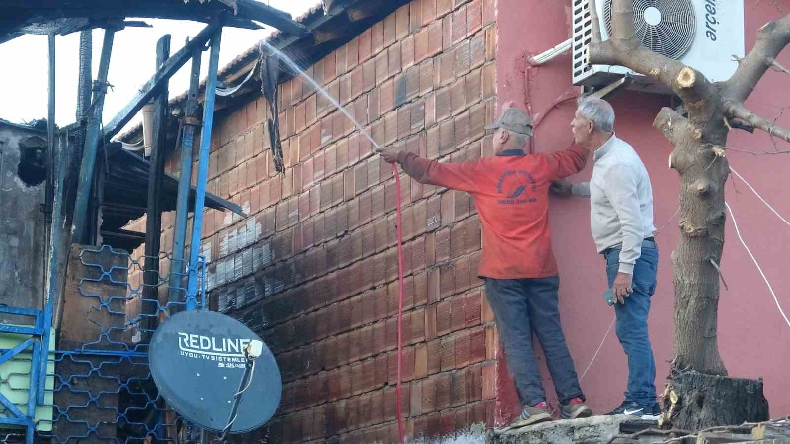 antalyada yasli ciftin evi alevlere teslim oldu 6