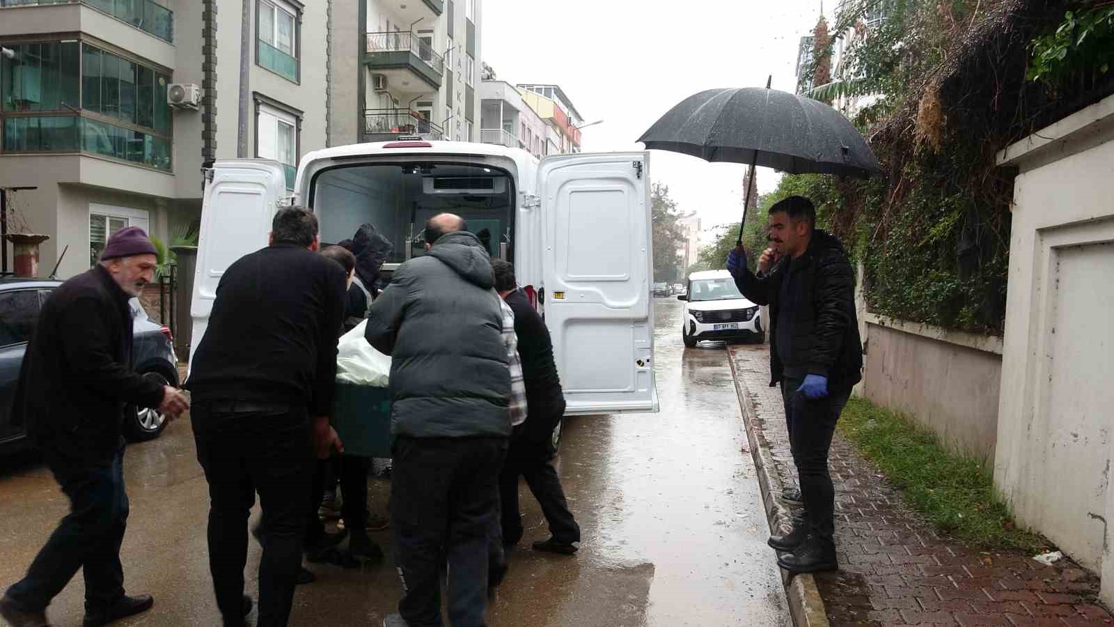 antalyada yasli kadin evinde olu bulundu 1 O4mQhwtn