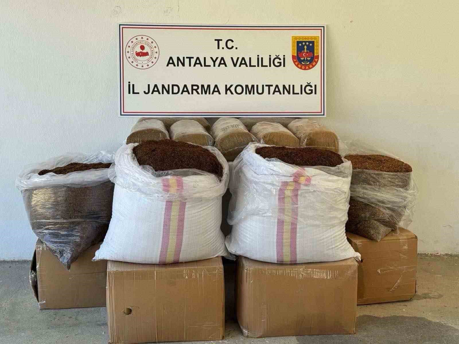 antalyada yolcu otobusunde yarim ton kacak tutun ele gecirildi 0 5GZm9N4h