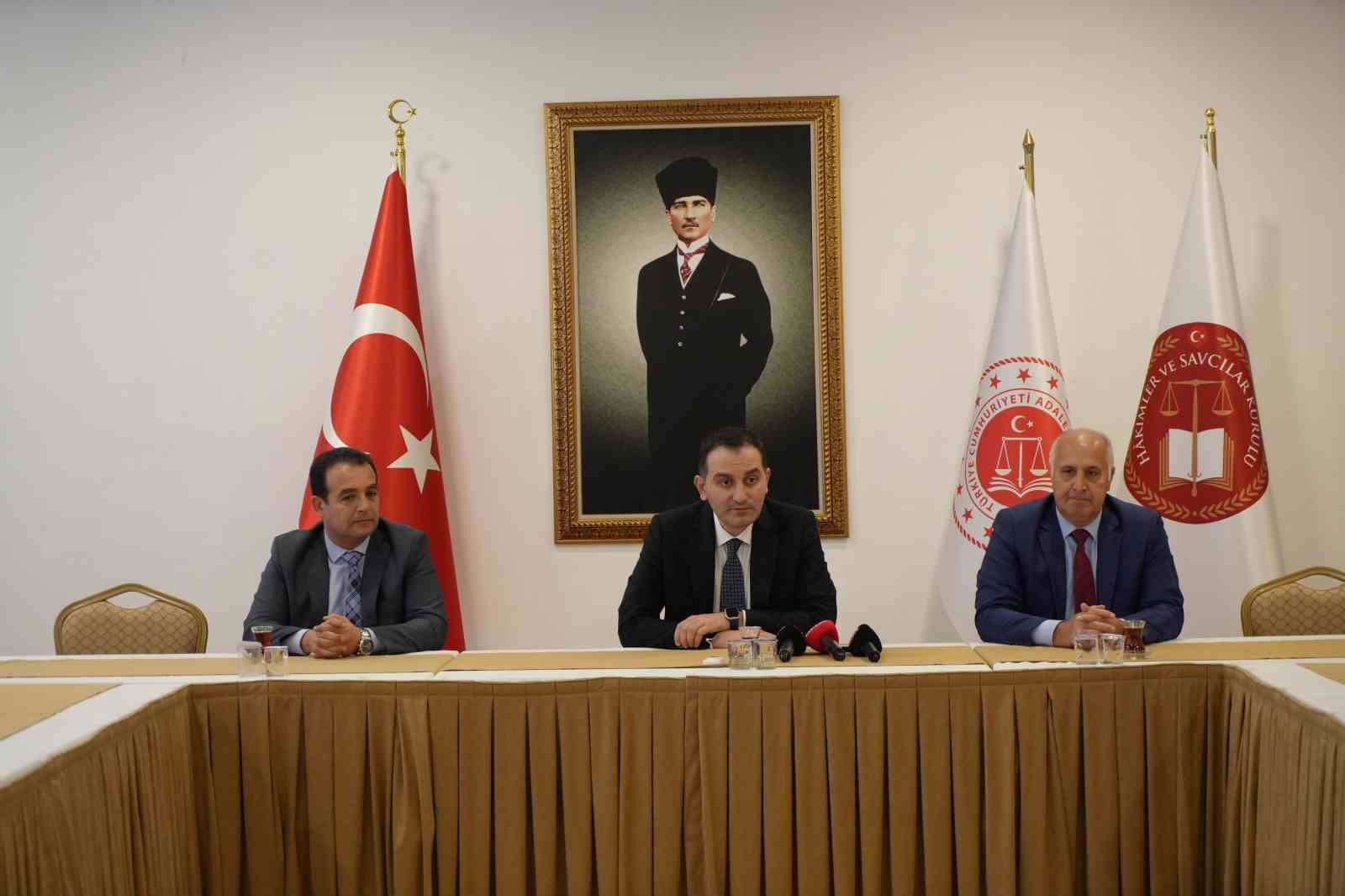 antalyada yukumlulerin topluma kazandirilmasinda gonullulere sertifika 2 EMfct7QV