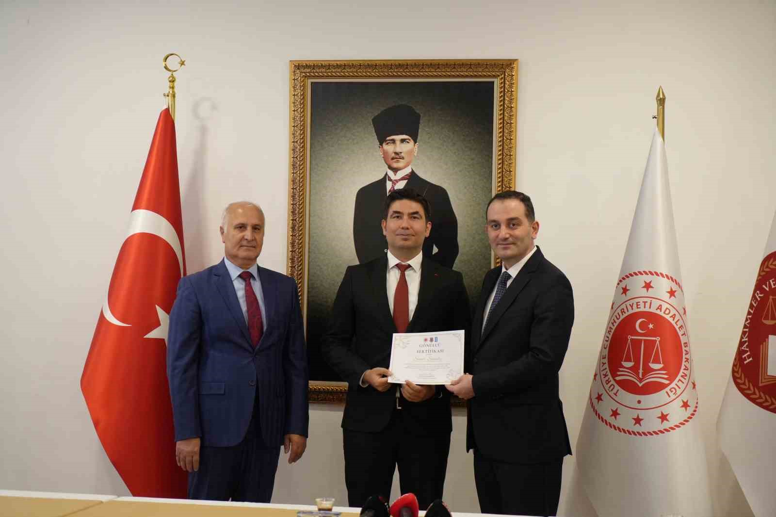 antalyada yukumlulerin topluma kazandirilmasinda gonullulere sertifika 4 BEpOfC3Y