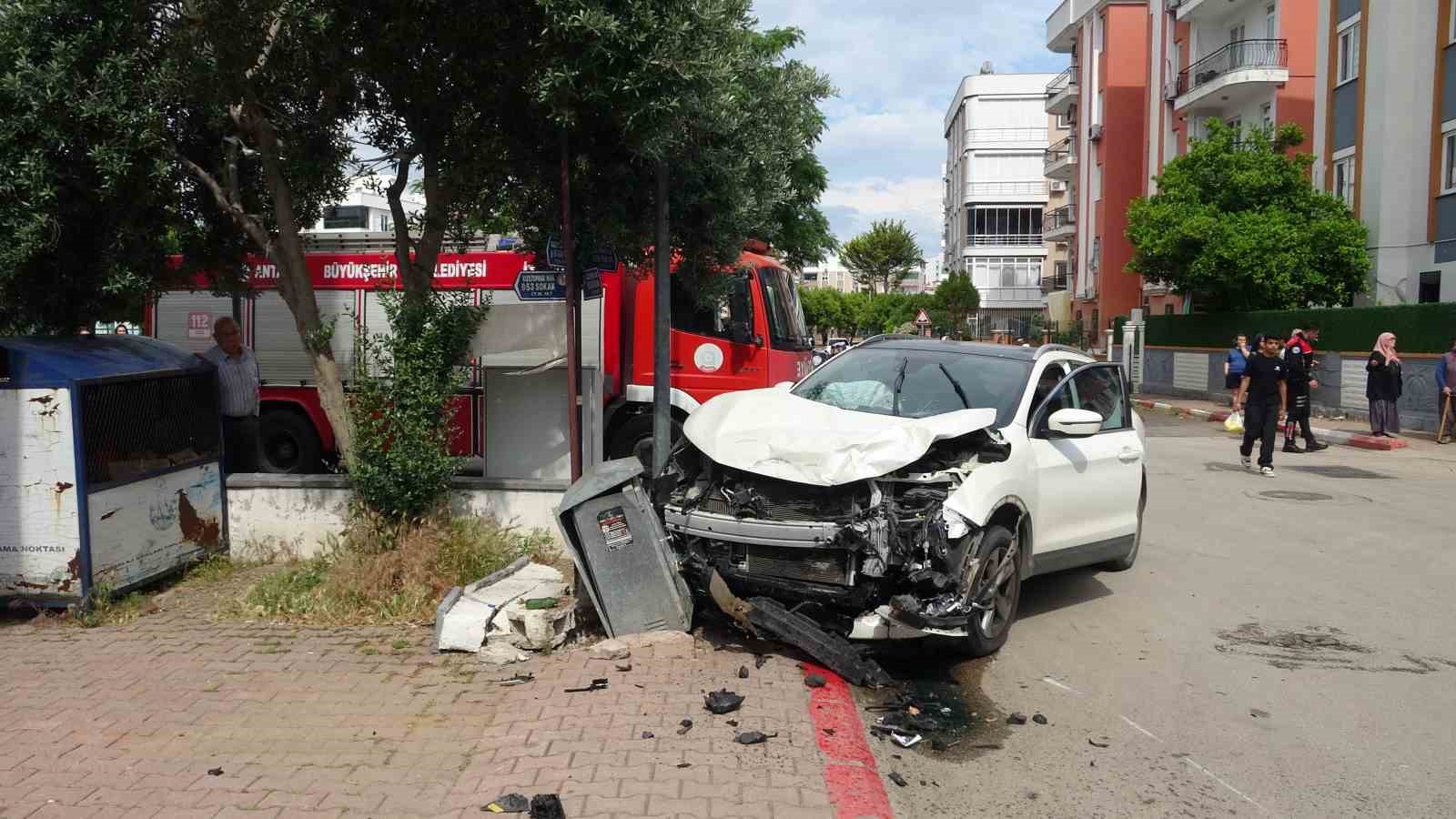 antalyada yunus timleri kaza yapti 2 polis yarali 1 iCPkacFP