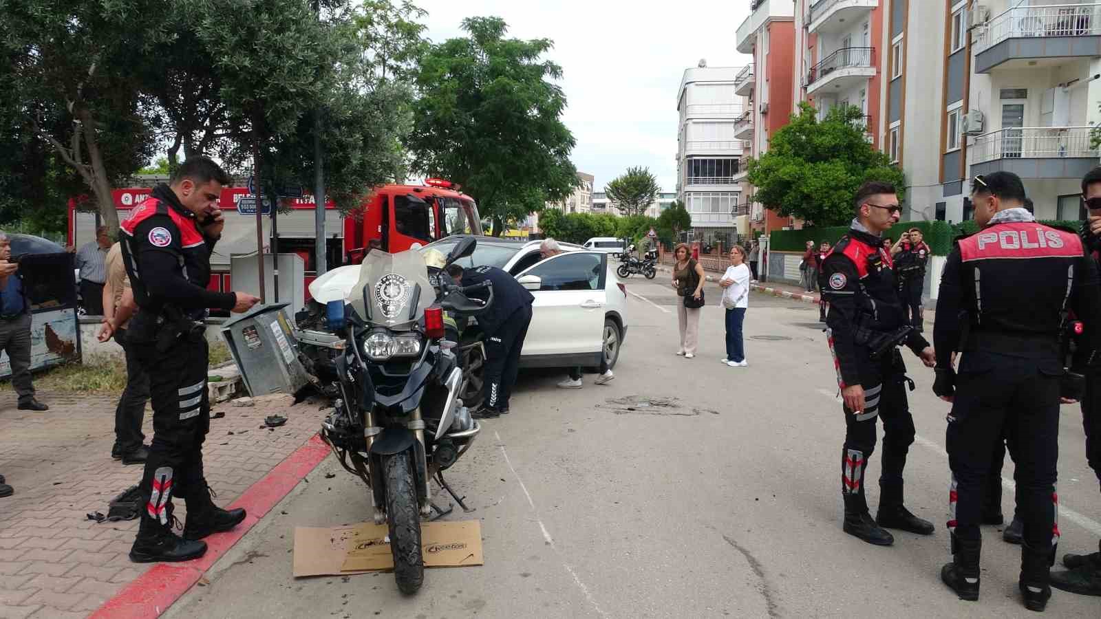 antalyada yunus timleri kaza yapti 2 polis yarali 6
