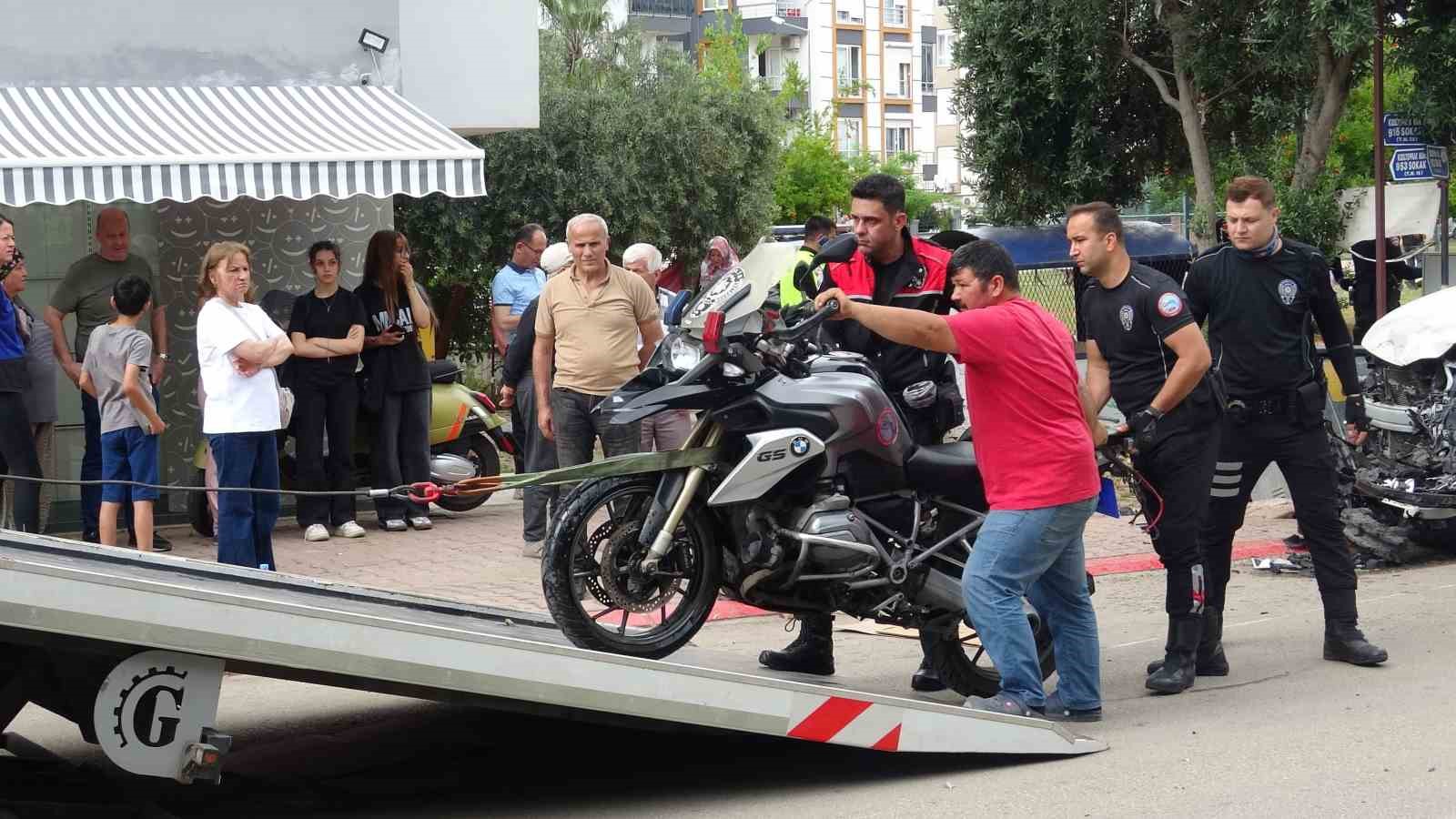 antalyada yunus timleri kaza yapti 2 polis yarali 7 mPDhDpKq