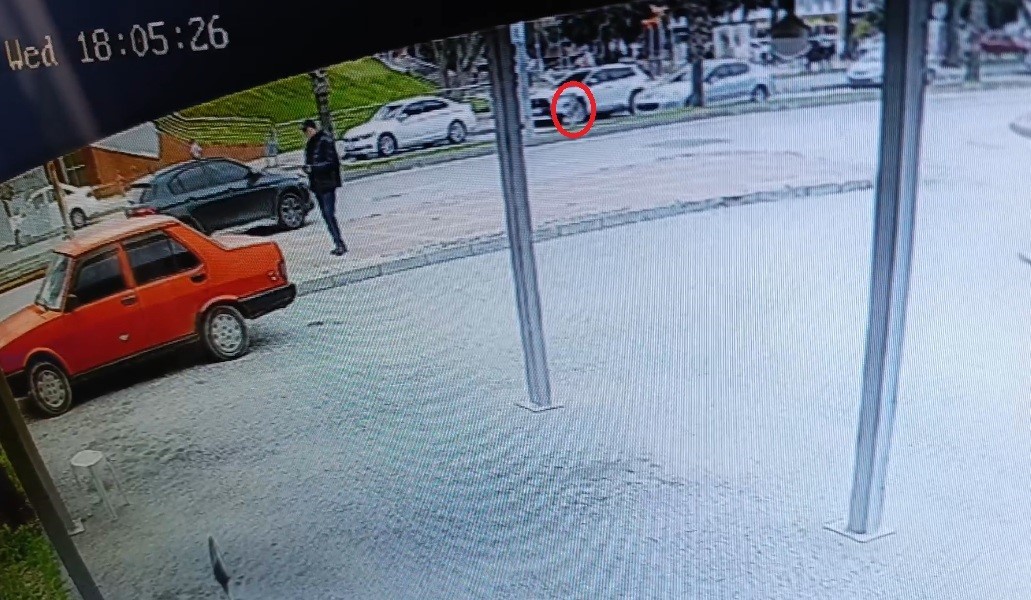 Antalya’da yürekleri ağza getiren kaza: Aniden yola fırlayan 5 yaşındaki çocuğa otomobil çarptı 5 antalyada yurekleri agza getiren kaza aniden yola firlayan 5 yasindaki cocuga otomobil carpti 1 Xvufnieq