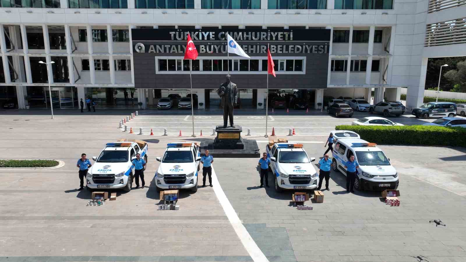 Antalya’da zabıta 4 bin 322 sahte parfüme el koydu 5 antalyada zabita 4 bin 322 sahte parfume el koydu 1 OGyPSv6S