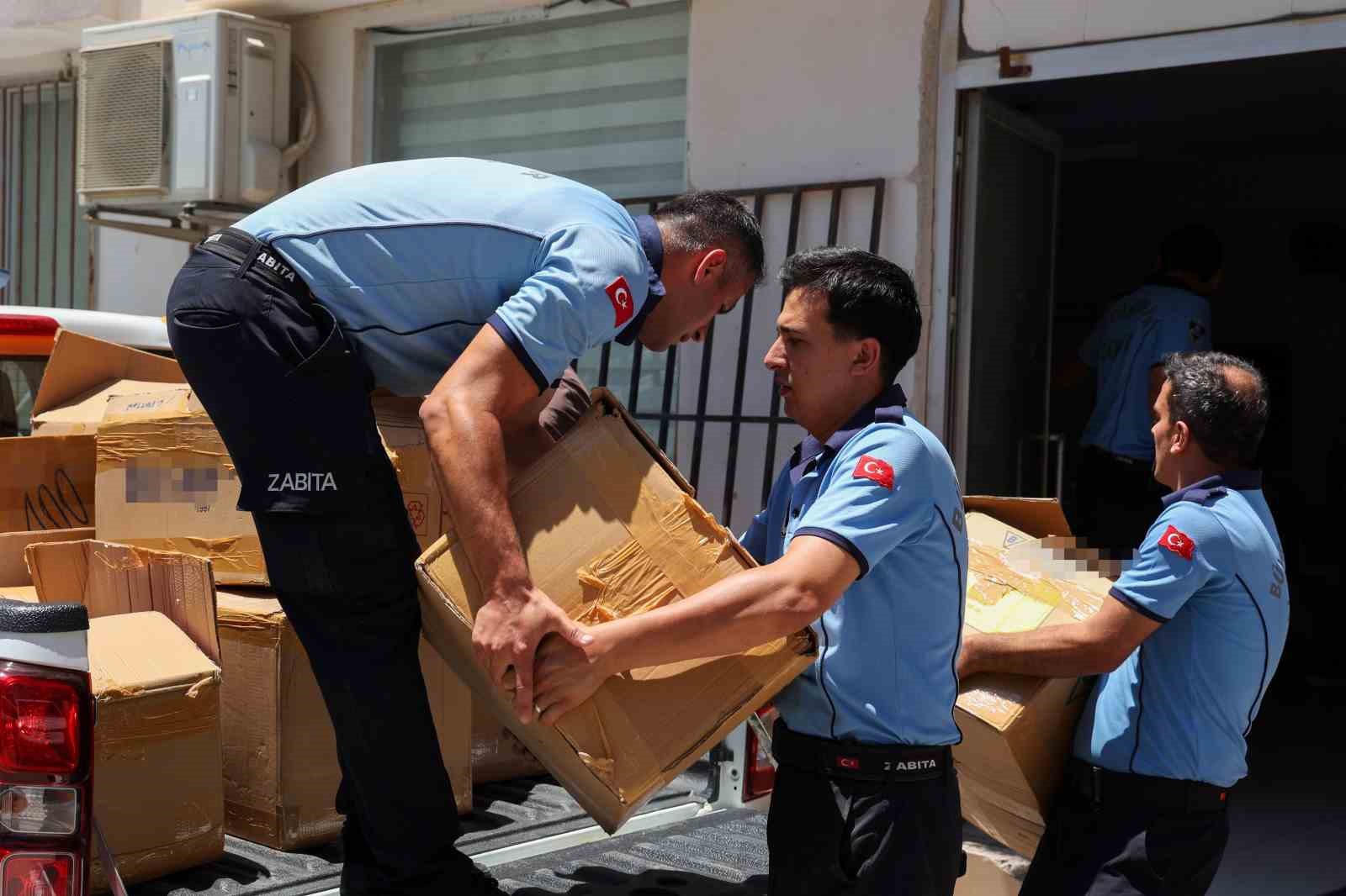 Antalya’da zabıta 4 bin 322 sahte parfüme el koydu 7 antalyada zabita 4 bin 322 sahte parfume el koydu 3 sVzQskcF
