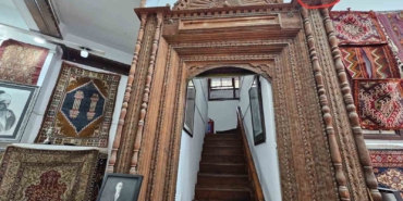 antalyadaki-hali-dukkaninda-dekor-olarak-kullanilan-tarihi-mihrap-konyaya-donuyor-wdC3aDGD.jpg
