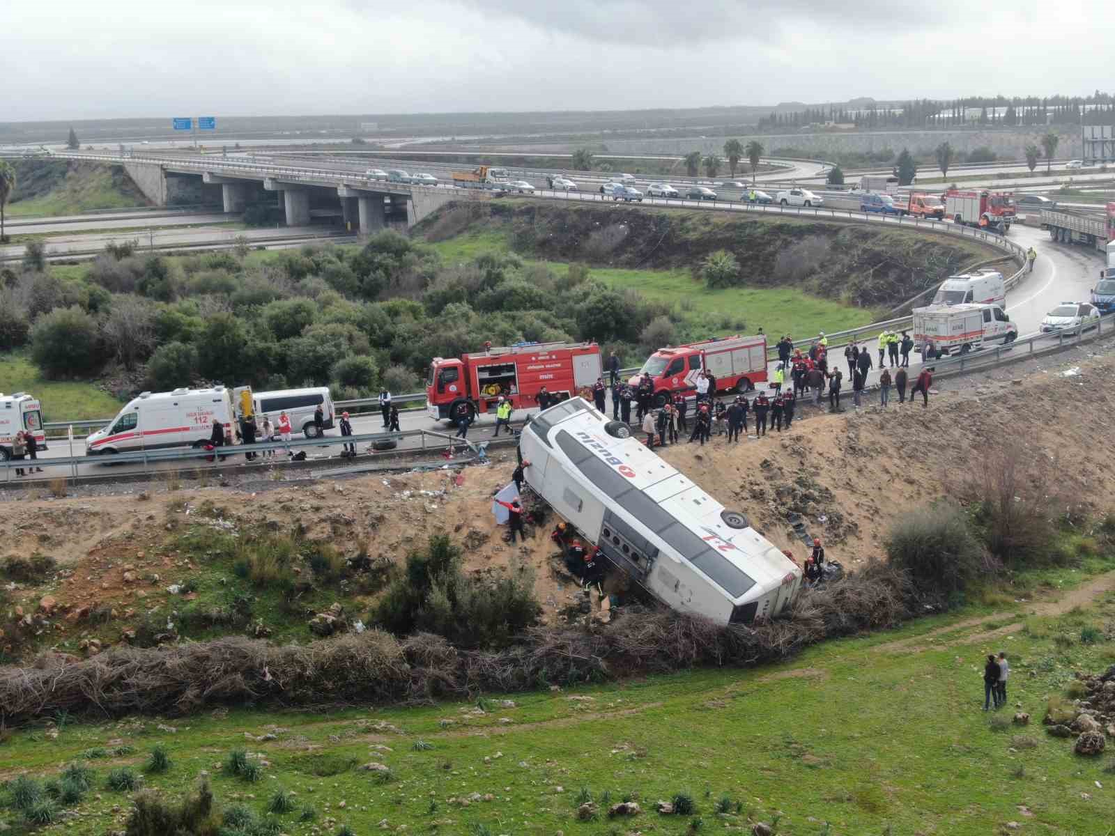 Antalya’daki otobüs kazasında ölü sayısı 10’a yükseldi 5 antalyadaki otobus kazasinda olu sayisi 10a yukseldi 1 ujEbjzgi
