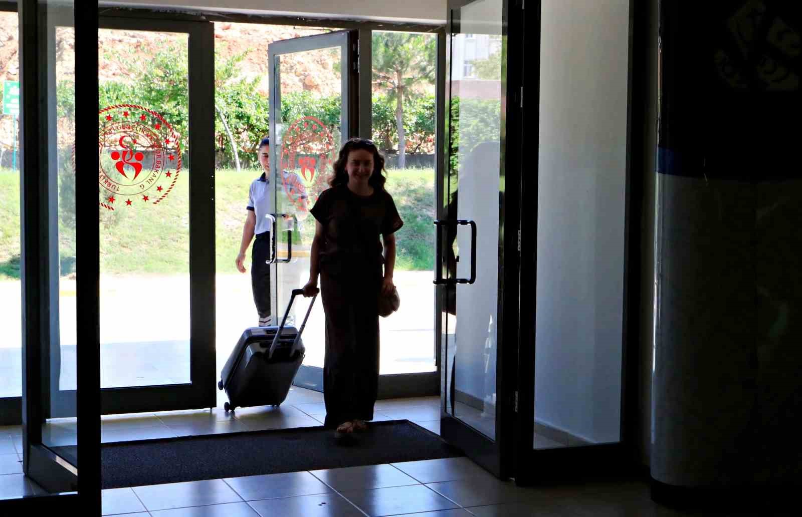 Antalya’nın 5 yıldızlı otelleri aratmayan yurtlarında tatil için rekor başvuru 11 antalyanin 5 yildizli otelleri aratmayan yurtlarinda tatil icin rekor basvuru 7