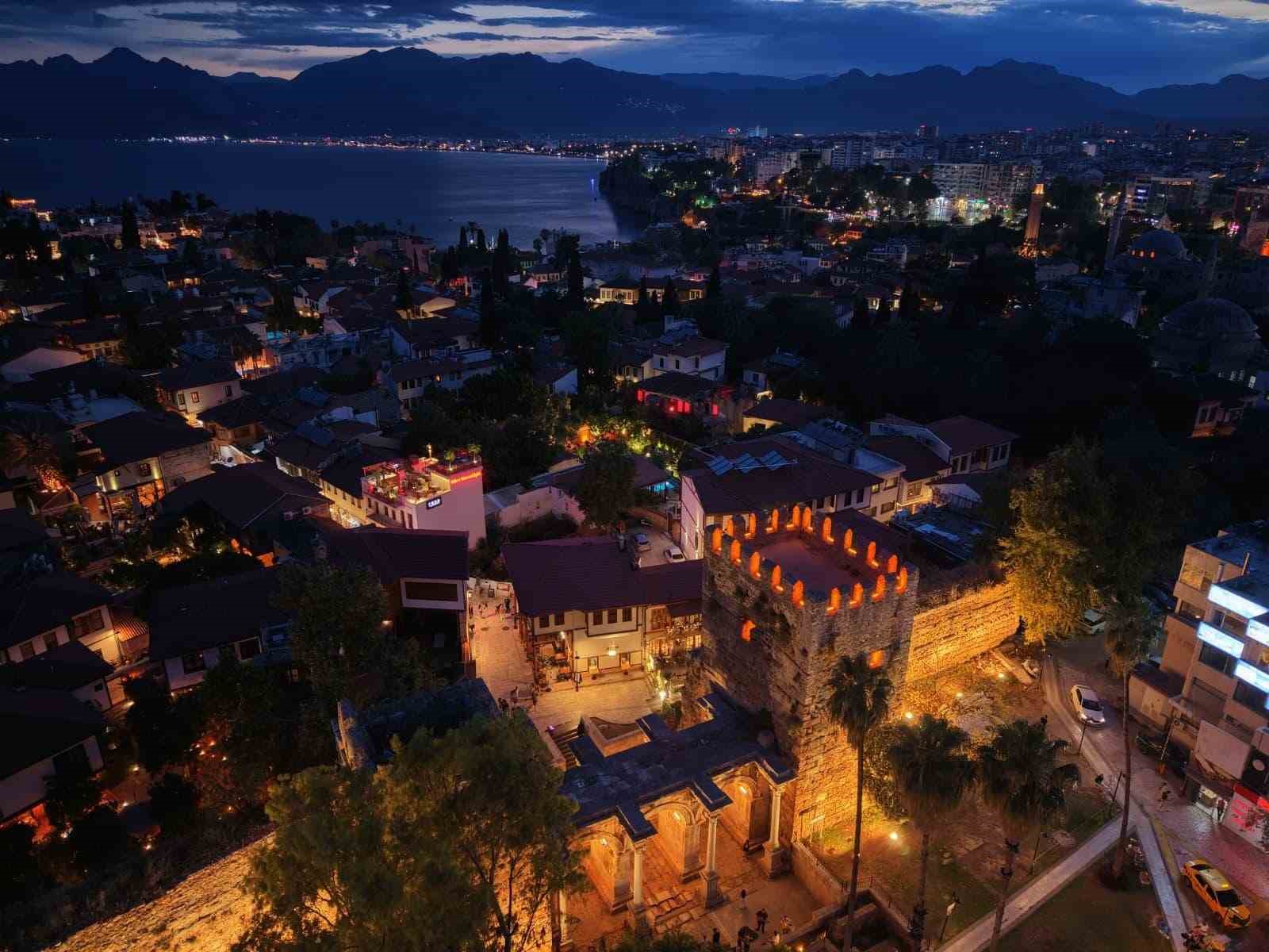 antalyanin tarihi kapisi aydinlatildi 0 qwR1vEEb