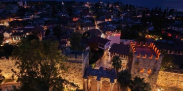 antalyanin-tarihi-kapisi-aydinlatildi-TqMZuN9b.jpg