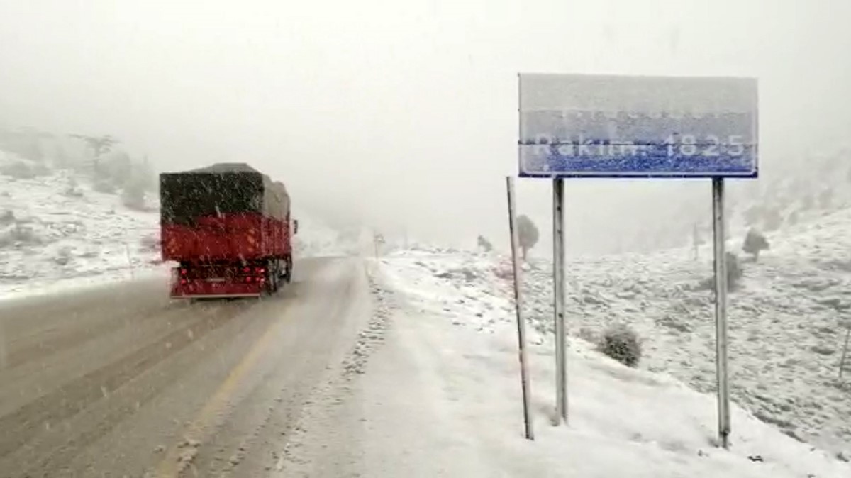 antalyaya kar yagisi araliklarla devam ediyor 1 mtL92q5y
