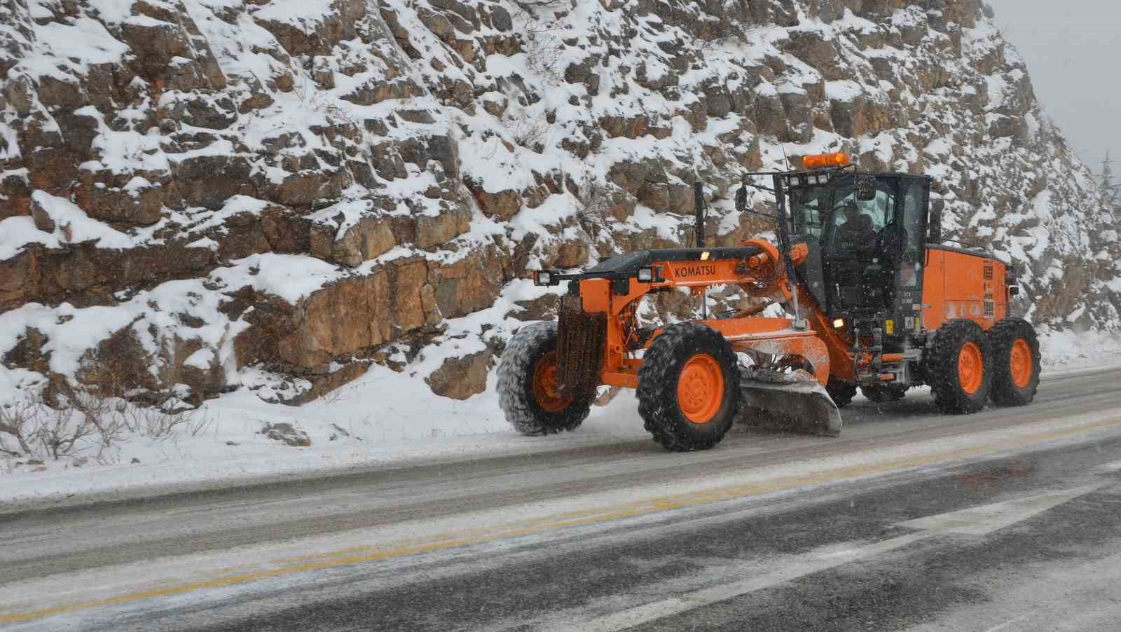 antalyaya kar yagisi araliklarla devam ediyor 4 EcTiM484