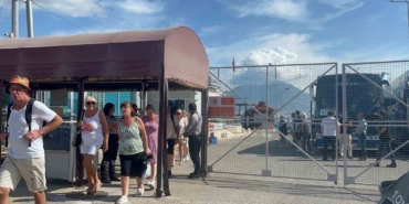 antalyaya-turist-akini-devam-ediyor-ingiliz-turistleri-tasiyan-luks-kruvaziyer-alanyaya-demirledi-My46fBHm.jpg