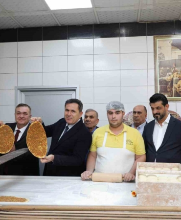 antep-lahmacunu-tescilli-tarifiyle-pisirildi-OkyJ3jbj.jpg