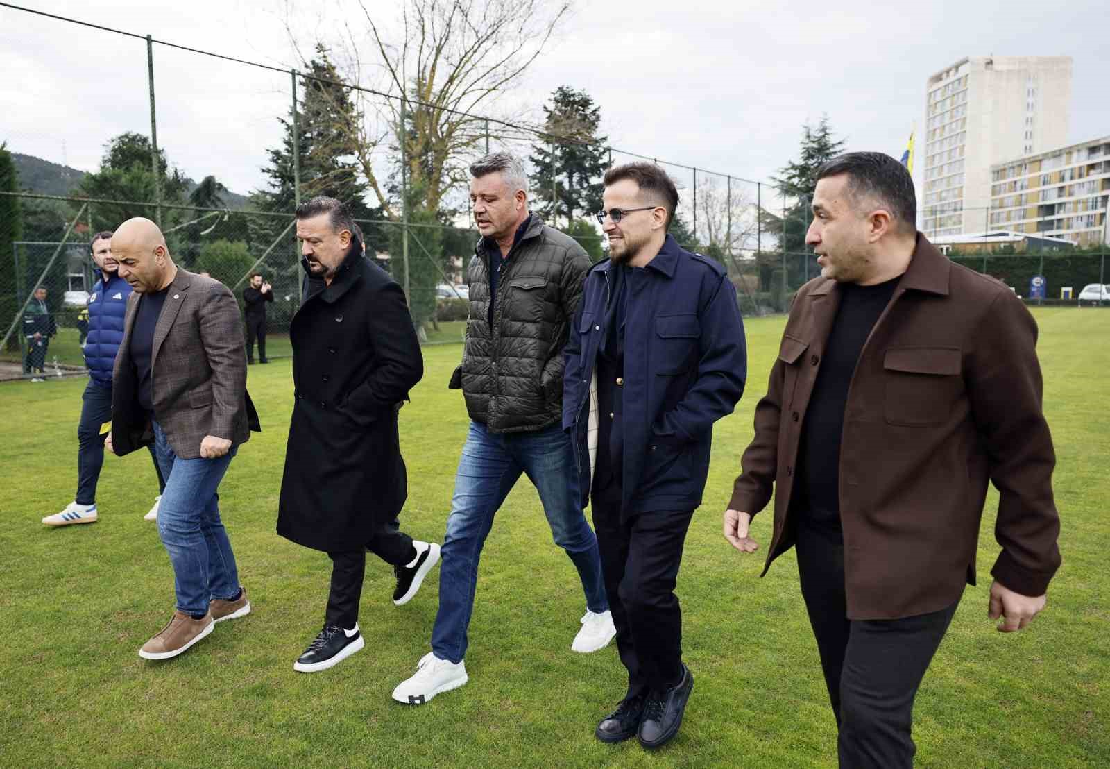 anthony musaba fenerbahcede ilk antrenmanina cikti 3 IcZR9Htm