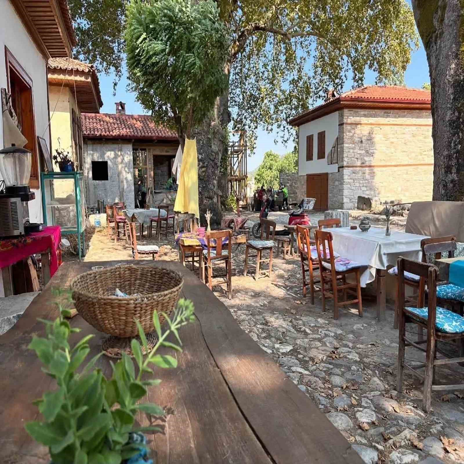 antik kentin kalbine yasayan osmanli koyu 12 GTEl6RF4