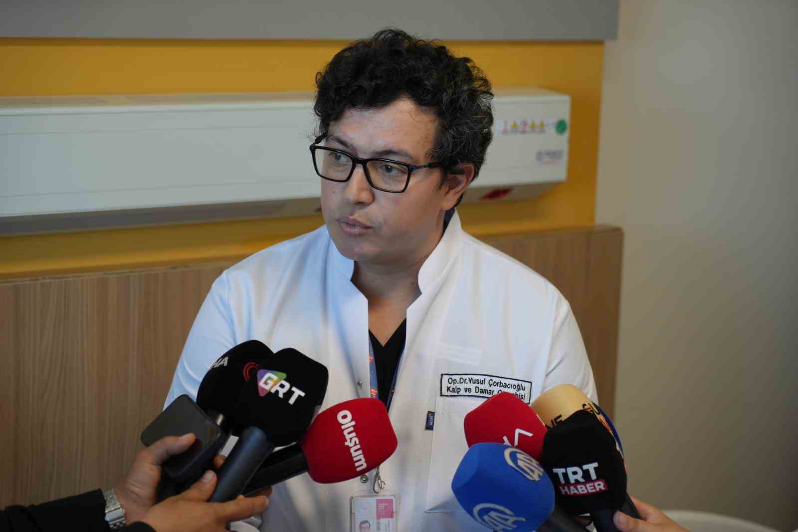 aortu bastan sona degistirilen hasta 10 saat suren kritik ameliyatla hayata tutundu 3