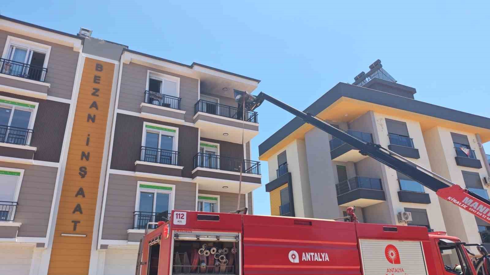 Apartman dairesindeki yangın korkuttu 4 apartman dairesindeki yangin korkuttu 0