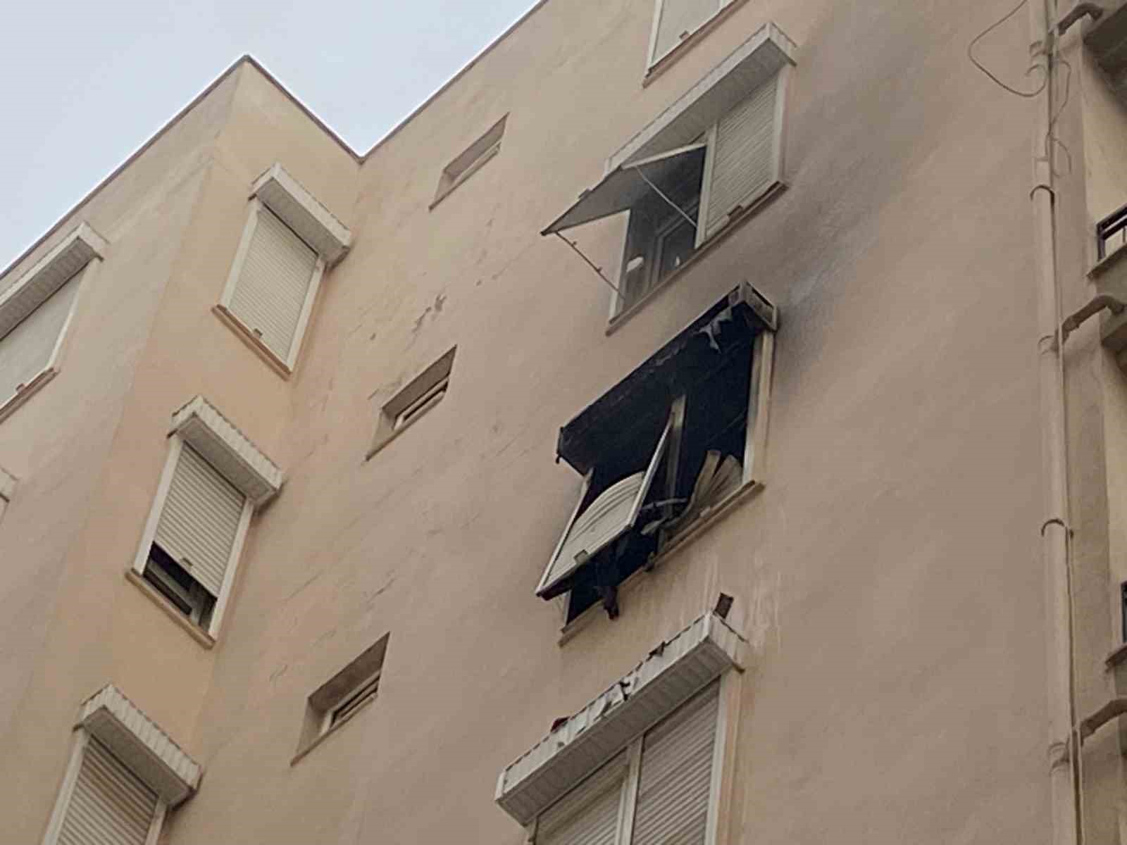 apartman dairesindeki yangin korkuttu 0
