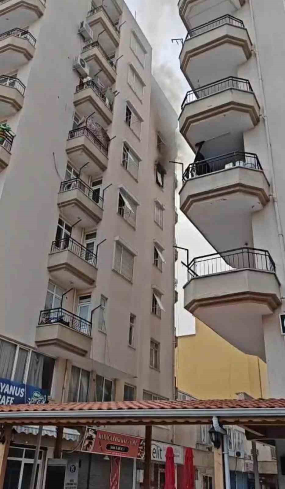 apartman dairesindeki yangin korkuttu 3 VLJO78vt