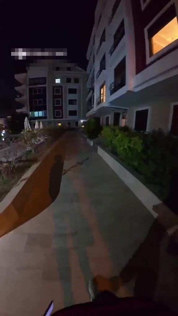 apartman gorevlisi ile kadin motokurye arasinda asansor kullanimi tartismasi karakolluk oldu 4