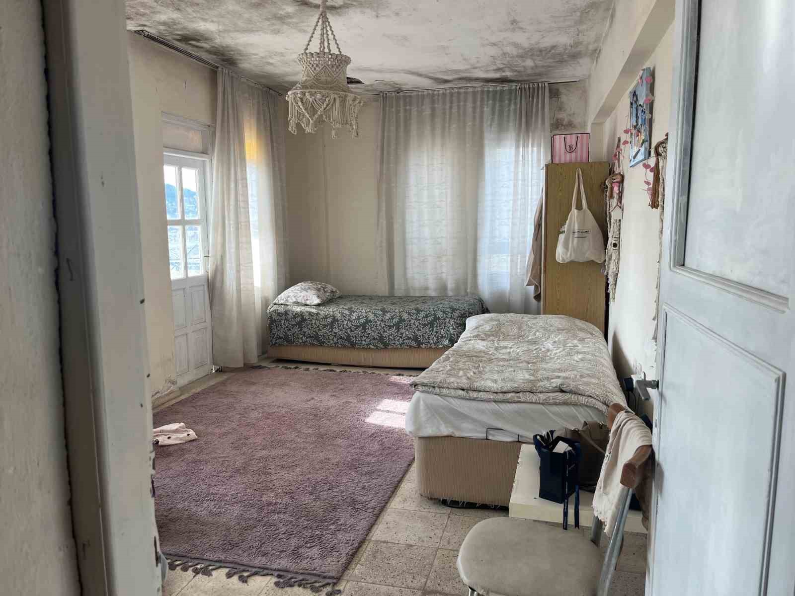 apartmana eli bos girdi disariya altinda akrobasi bisikleti ve cantayla cikti 1 PUeni85s