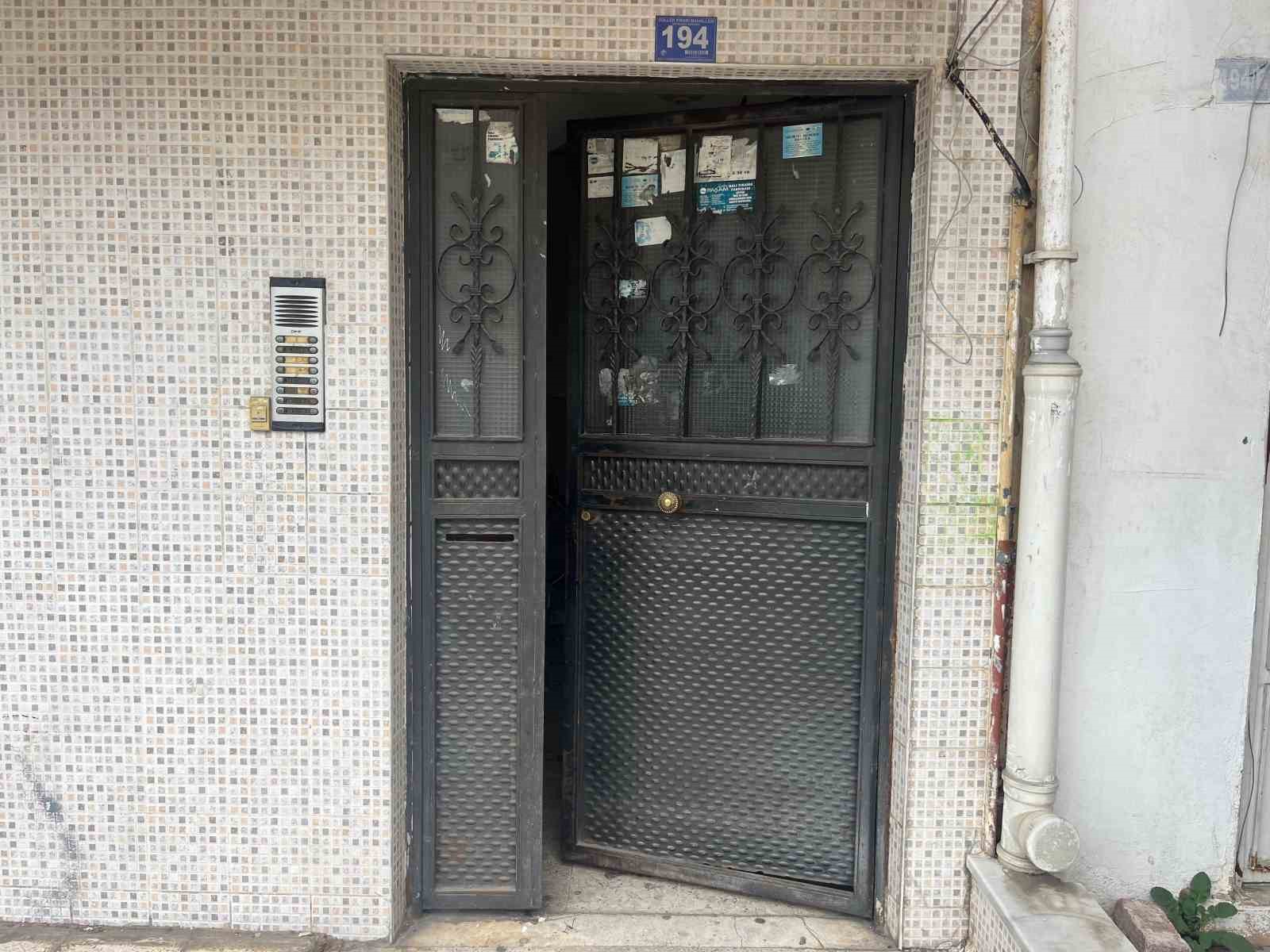 apartmana eli bos girdi disariya altinda akrobasi bisikleti ve cantayla cikti 5