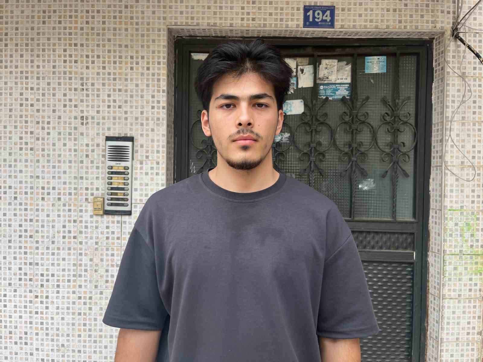 apartmana eli bos girdi disariya altinda akrobasi bisikleti ve cantayla cikti 6 F2mgQORR