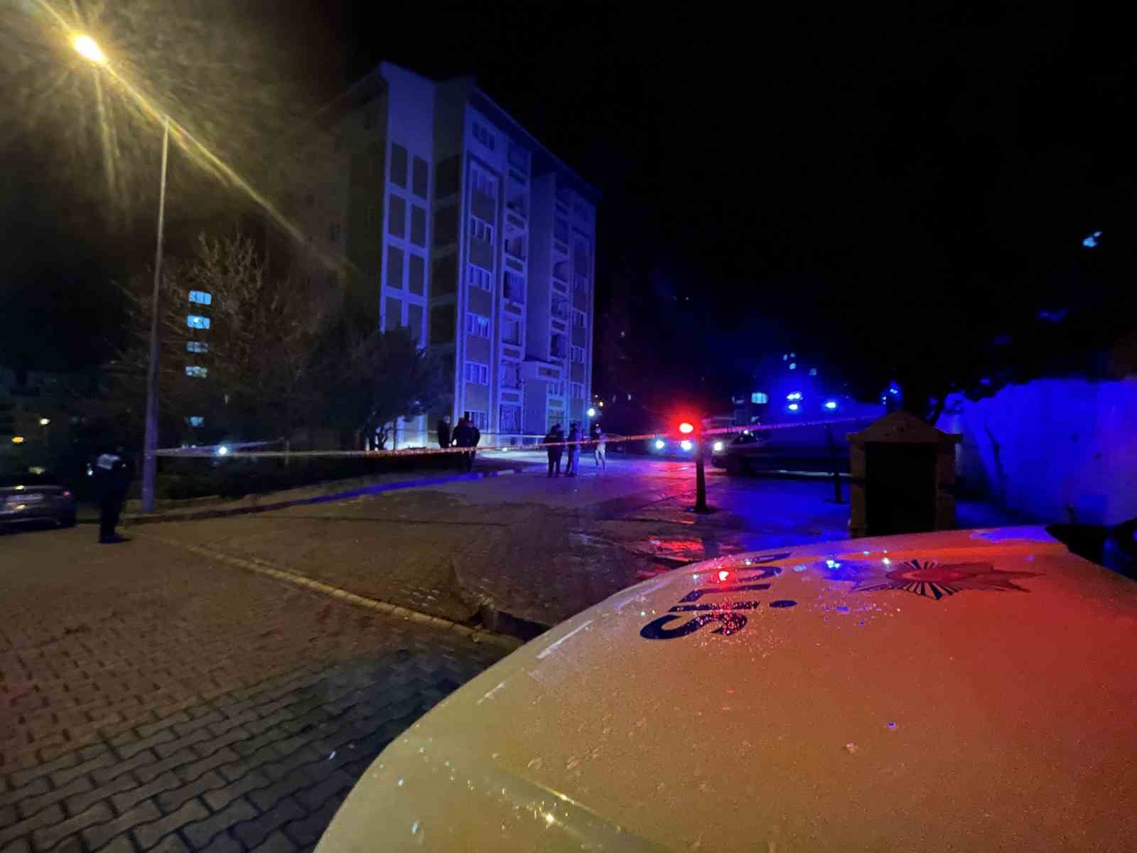 Apartmanda böcek ilaçlaması zehirlenmeye yol açtı: 11 kişi hastanelik oldu 6 apartmanda bocek ilaclamasi zehirlenmeye yol acti 11 kisi hastanelik oldu 2