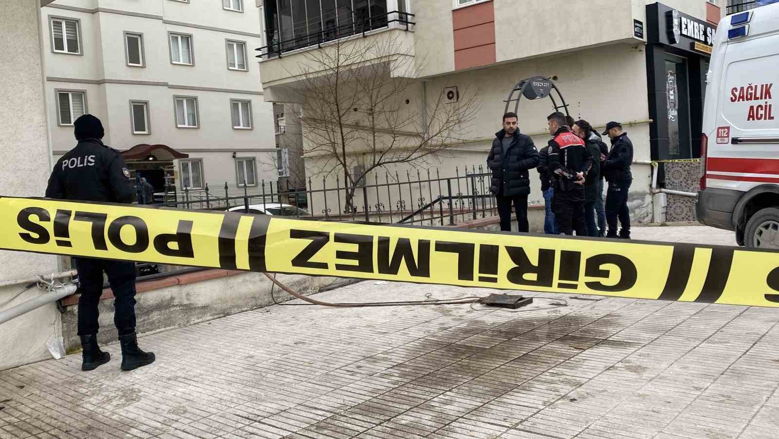 apartmanin 8 katindan dusen adam hayatini kaybetti 4 9tzFy4XA
