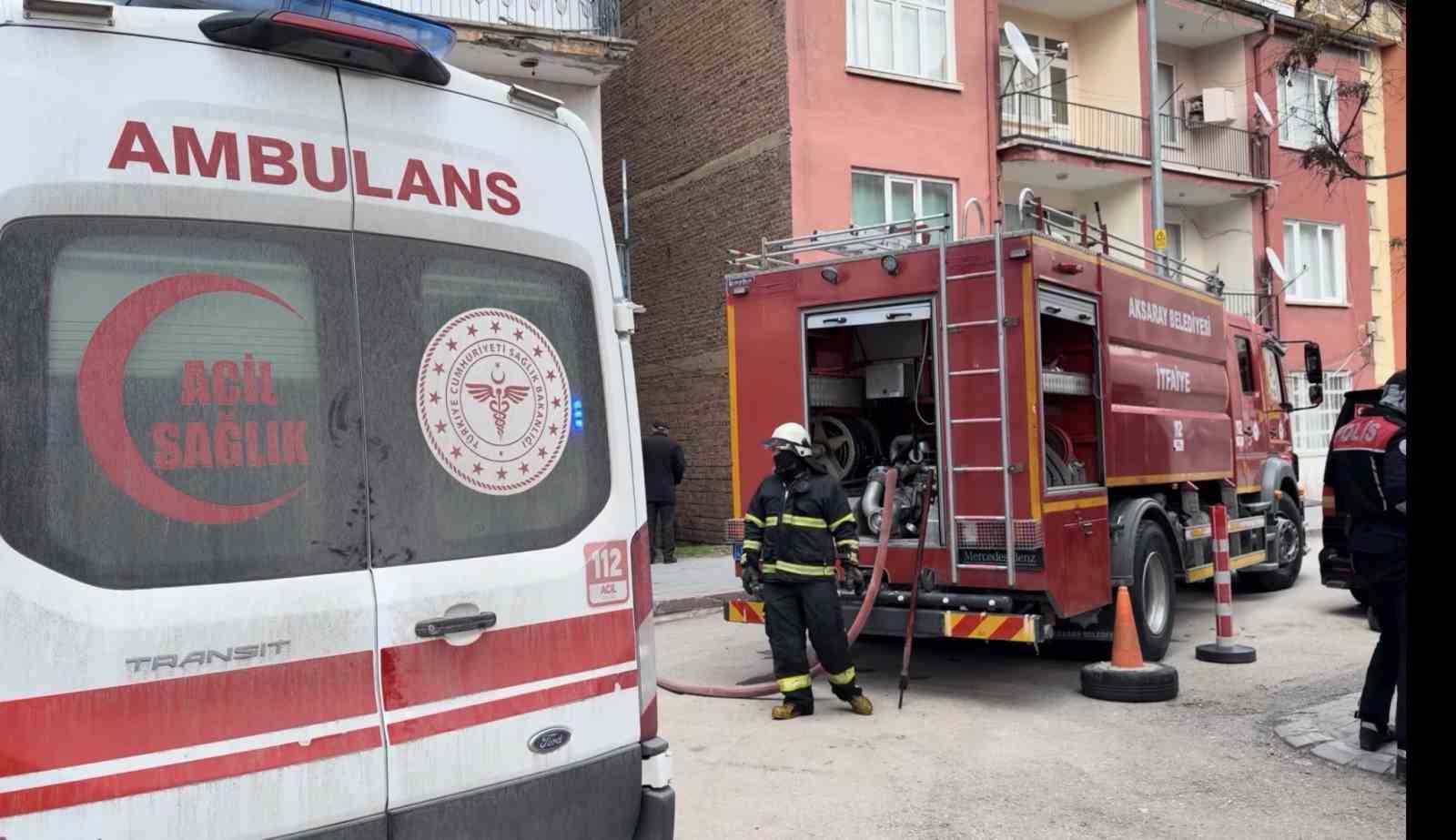 apartmanin komurlugundeki yangin panige neden oldu 1