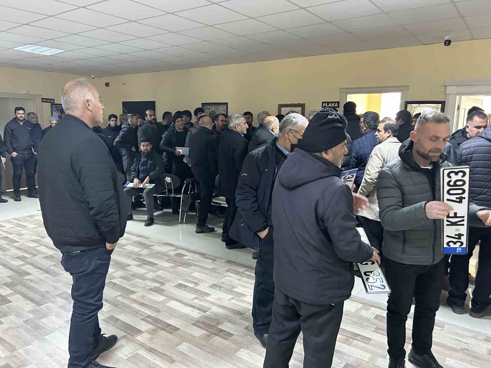app plaka degisiminde sure uzatildi yogunluk azalmadi 8 BEQgYe1j