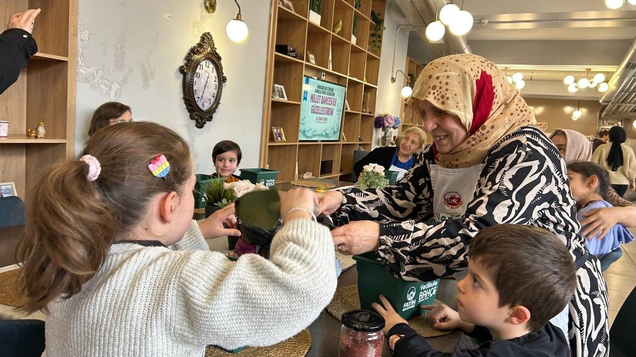 ara tatilde kusaklar yadigar kahvesinde bulustu 3 Og5T8vpj