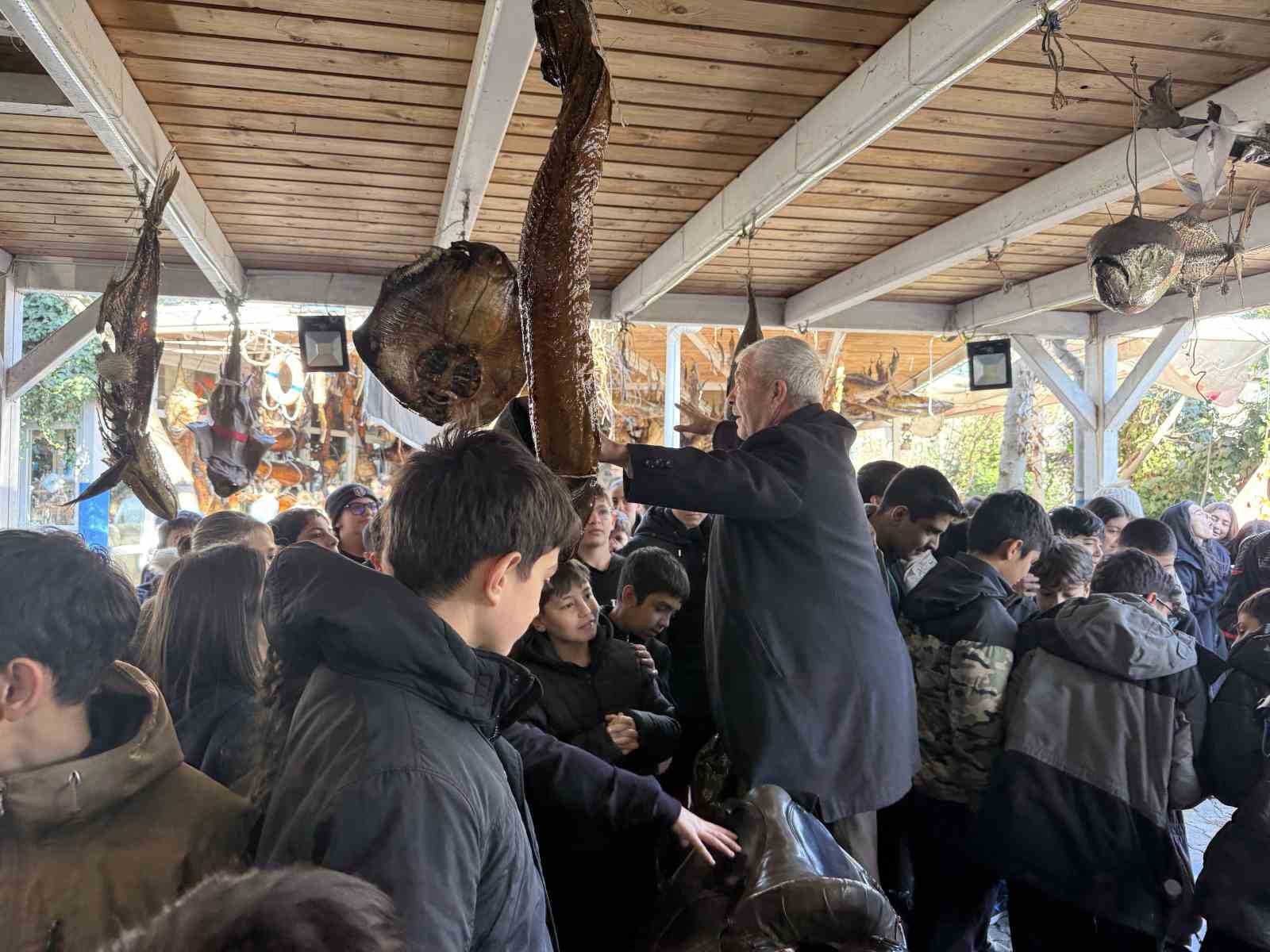 ara tatile giren ogrencilerden balik muzesi ziyareti 4 L8uE7hMw