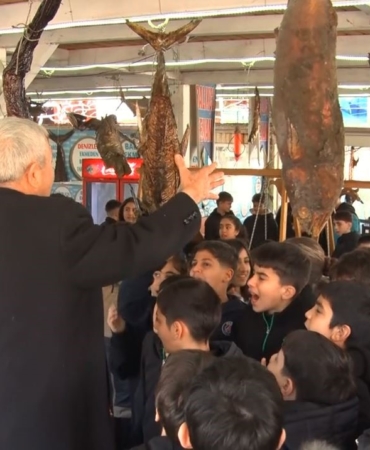 ara-tatile-giren-ogrencilerden-balik-muzesi-ziyareti-kEjkgGJE.jpg