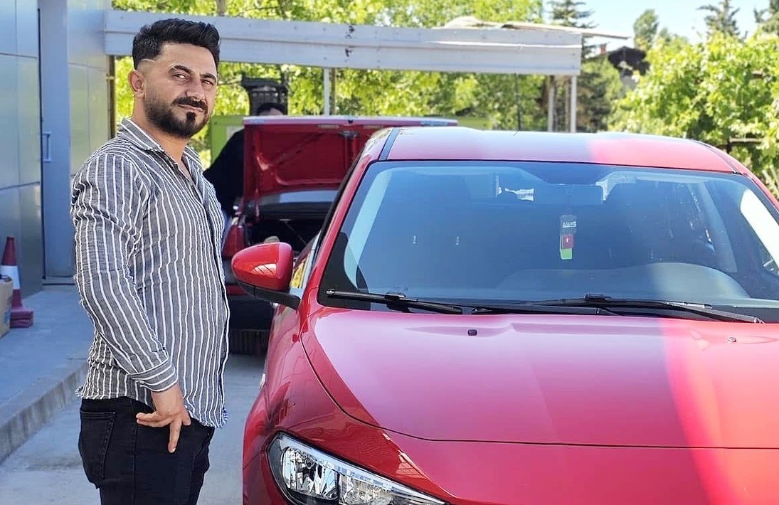araba almak icin gittigi antalyada otobus kazasinda hayatini kaybeden erdi demirsoy topraga verildi 2 MD1kLr3r