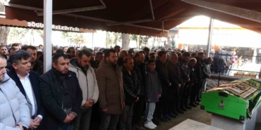 araba-almak-icin-gittigi-antalyada-otobus-kazasinda-hayatini-kaybeden-erdi-demirsoy-topraga-verildi-dbsx4wqj.jpg